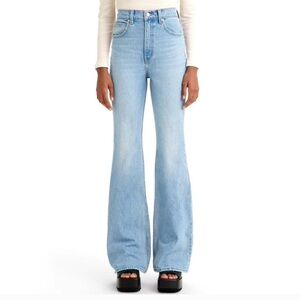 Levi’s 70s High Flare lightly distressed light wash size 29